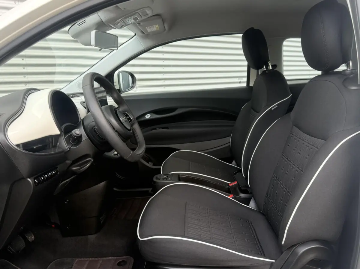 24 kWh Navi Camera Carplay Led Cruise SOH 100% Eerste Eigenaar Dealer Onderhouden Nieuwstaat 2023 Nouvelle 500 70 Kw 95 Pk incl 12 maanden garantie