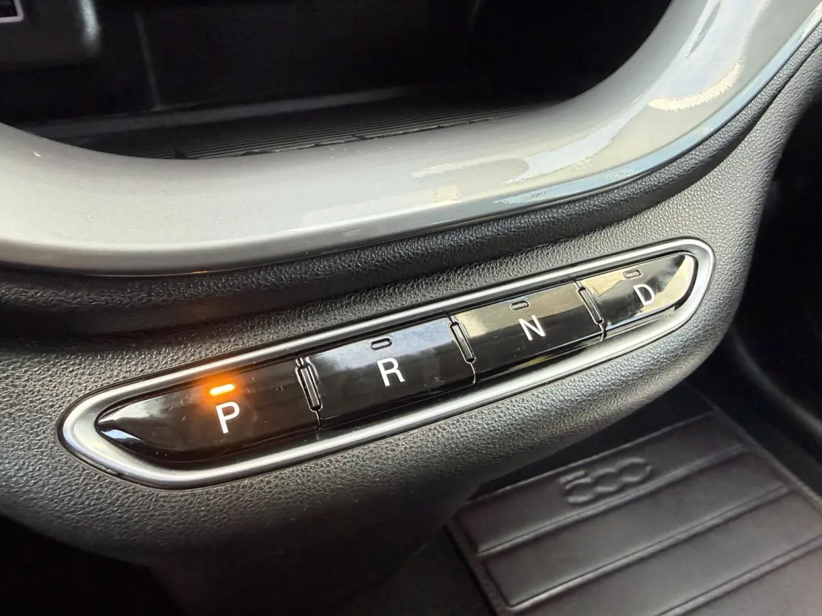 24 kWh Navi Camera Carplay Led Cruise SOH 100% Eerste Eigenaar Dealer Onderhouden Nieuwstaat 2023 Nouvelle 500 70 Kw 95 Pk incl 12 maanden garantie