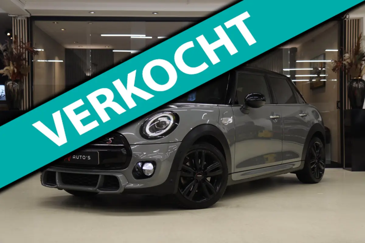 Mini 2.0 S JCW uitgevoerd/NAP/PANO/HUD/H-K/CARPLAY/STOELVER/VOL