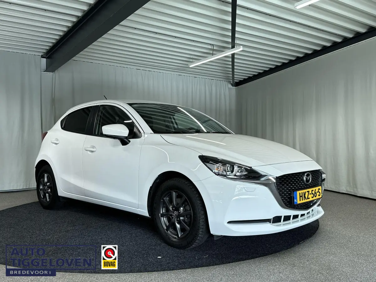 1.5 Skyactiv-G Luxury Automaat | LED | NAVI