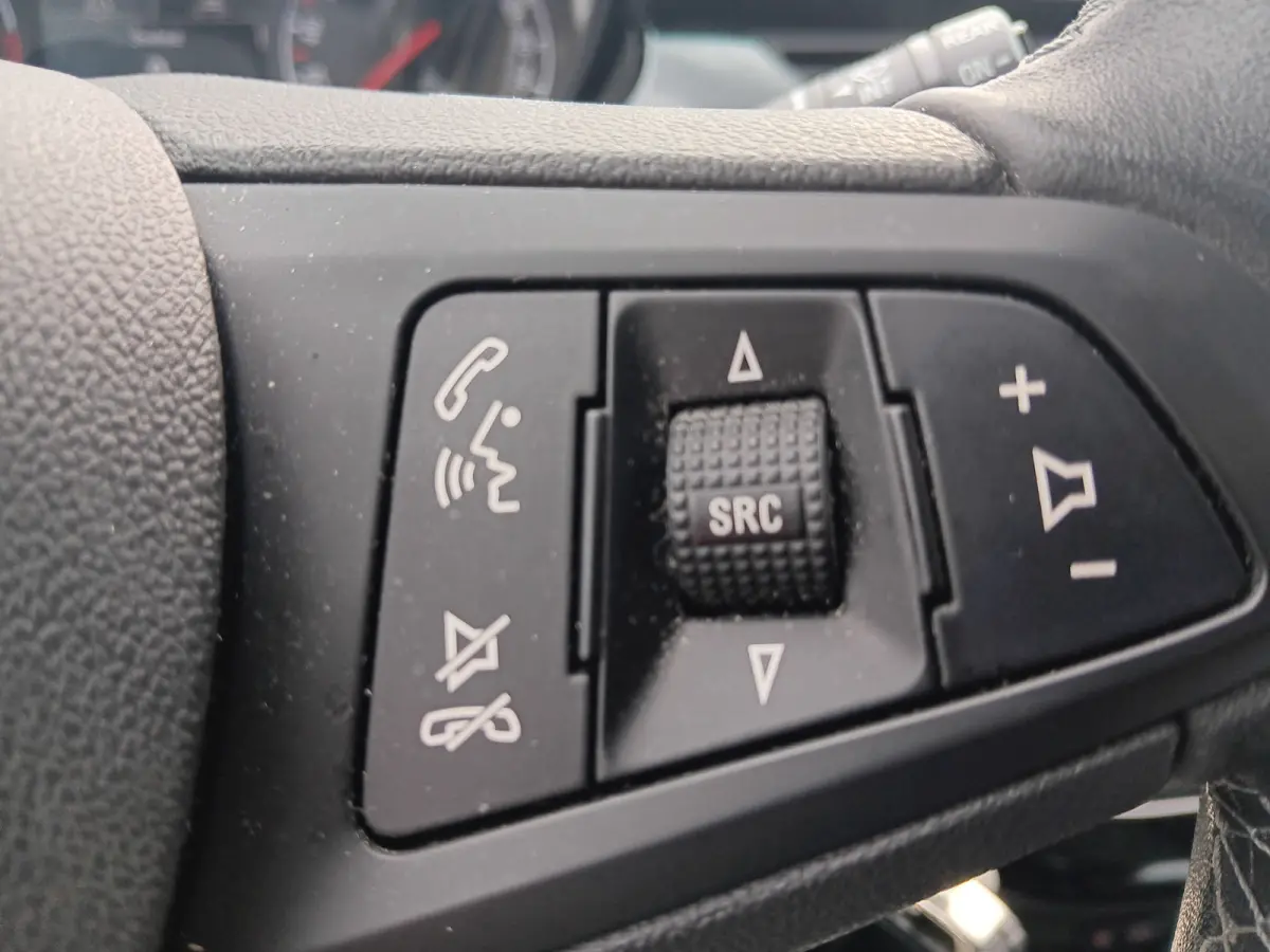 1.4 Online Edition,NAV,LMV,CRUISE,AIRCO,1ste Eigenaar,Carplay,All season banden