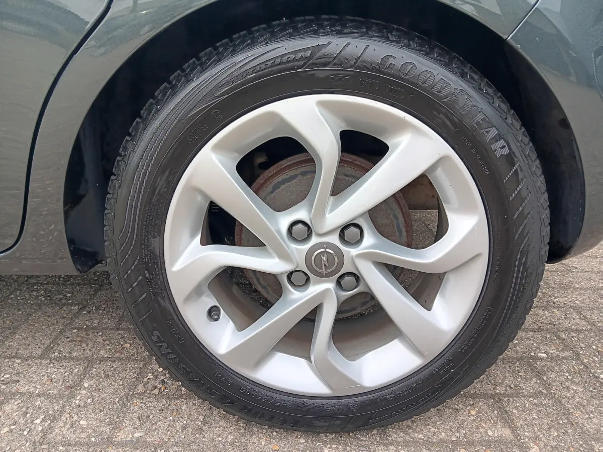 1.4 Online Edition,NAV,LMV,CRUISE,AIRCO,1ste Eigenaar,Carplay,All season banden