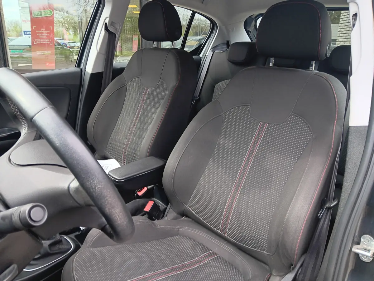 1.4 Online Edition,NAV,LMV,CRUISE,AIRCO,1ste Eigenaar,Carplay,All season banden