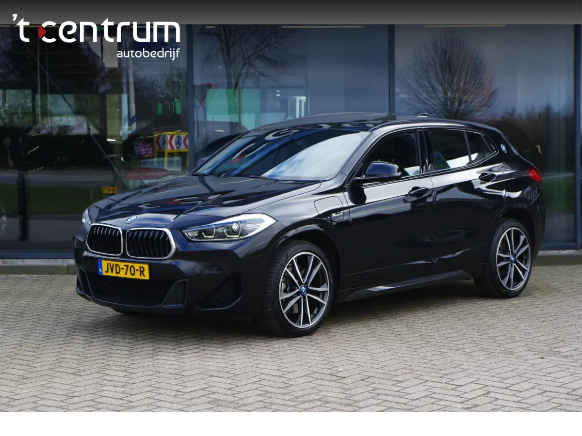 xDrive25e 220 PK High Executive M-Sport PHEV, Panoramadak, LED, Camera
