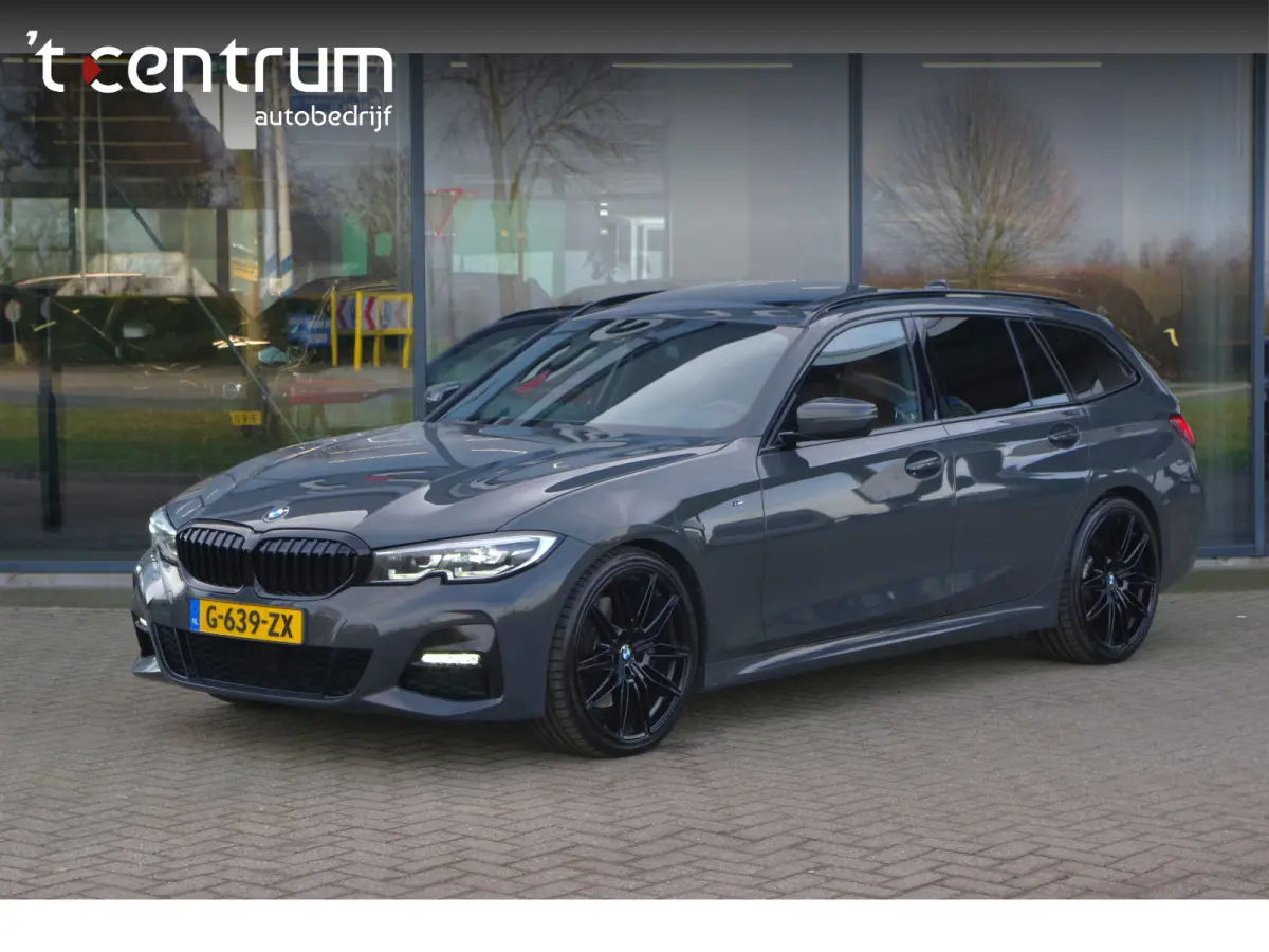 330i 259 PK High Executive M-Sport Edition, Panoramadak, Trekhaak, Individual, Head-Up