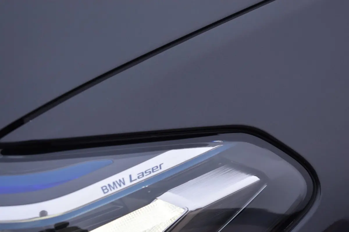 520i M-Sport | LASERLIGHT | NAP | DEALER ONDERHOUDEN | APPLE CARPLAY | ANDRIOD AUTO | SFEERVERLICHTING