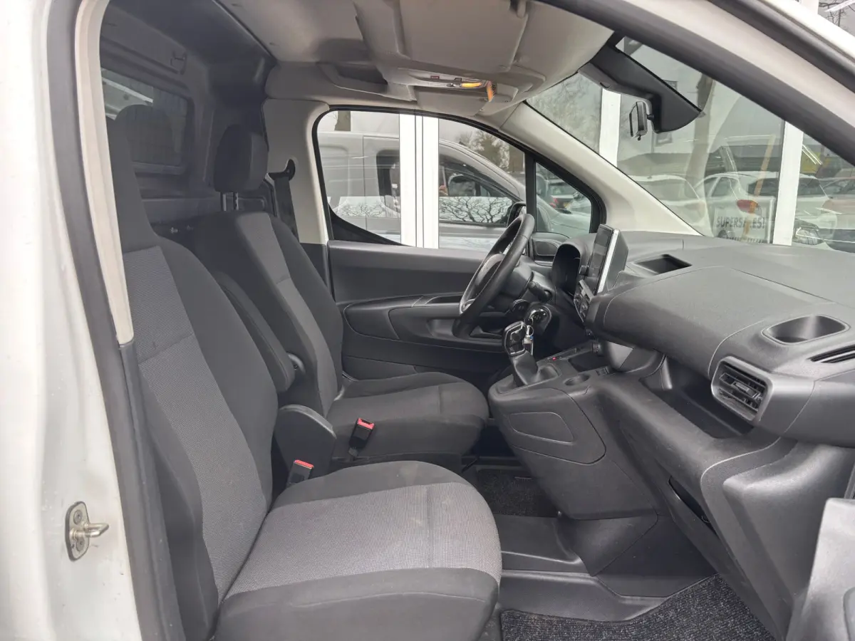 1.5 BlueHDI Club XL | Apple Carplay | Cruise | Navi | Airco