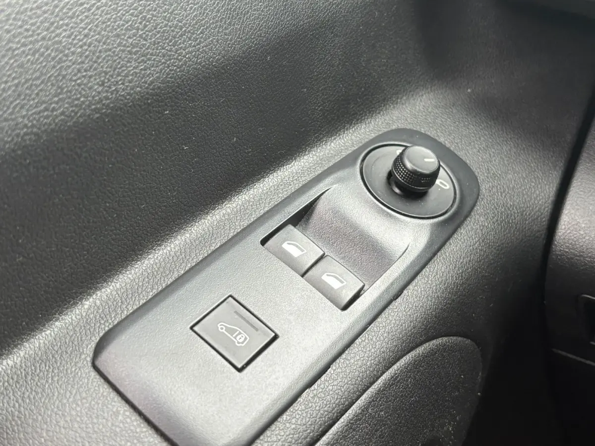 1.5 BlueHDI Club XL | Apple Carplay | Cruise | Navi | Airco