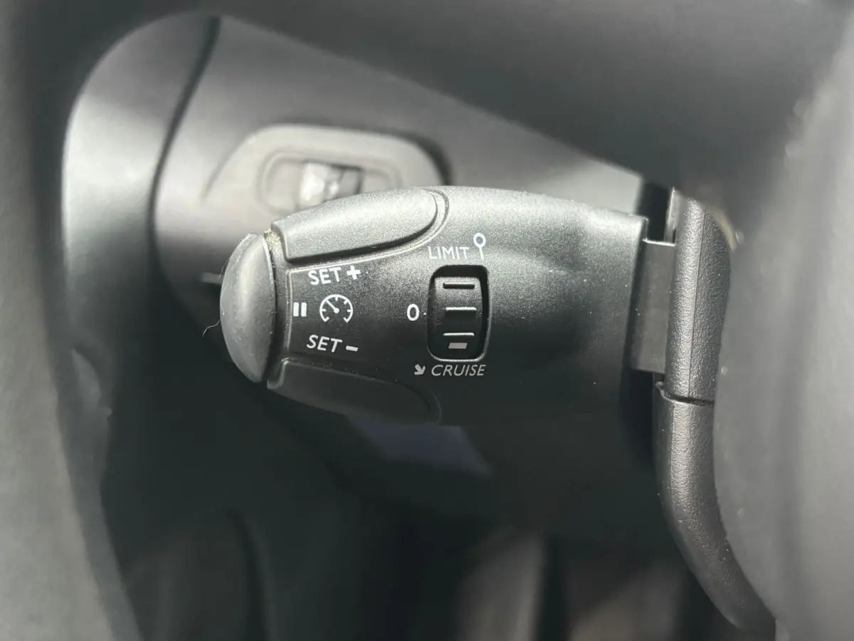 1.5 BlueHDI Club XL | Apple Carplay | Cruise | Navi | Airco