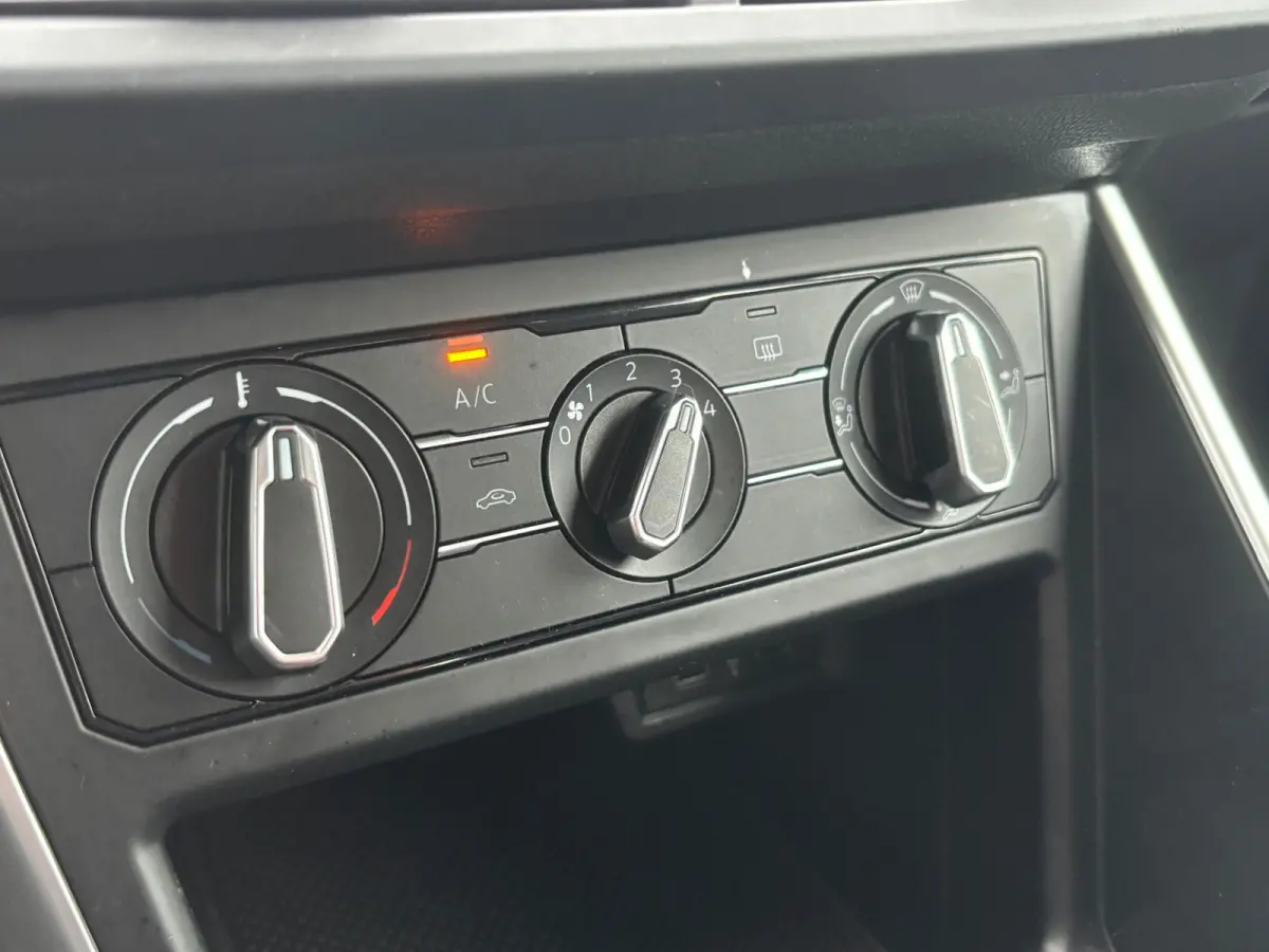 1.0 TSI Life | Parkeer Sensoren | Bluetooth | Cruise | Airco