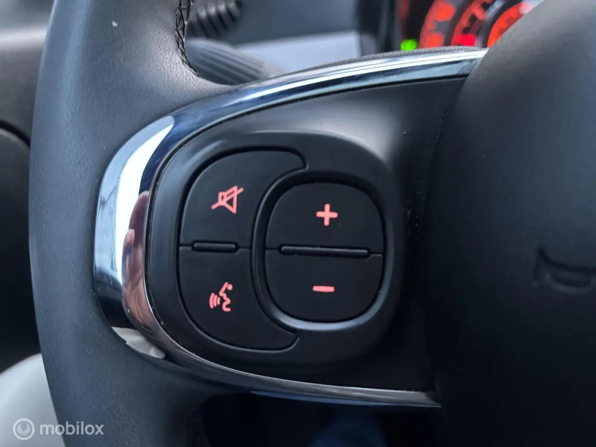 1.0i Hybrid Dolcevita Navi Airco Cruise Apple carplay LMV PDC