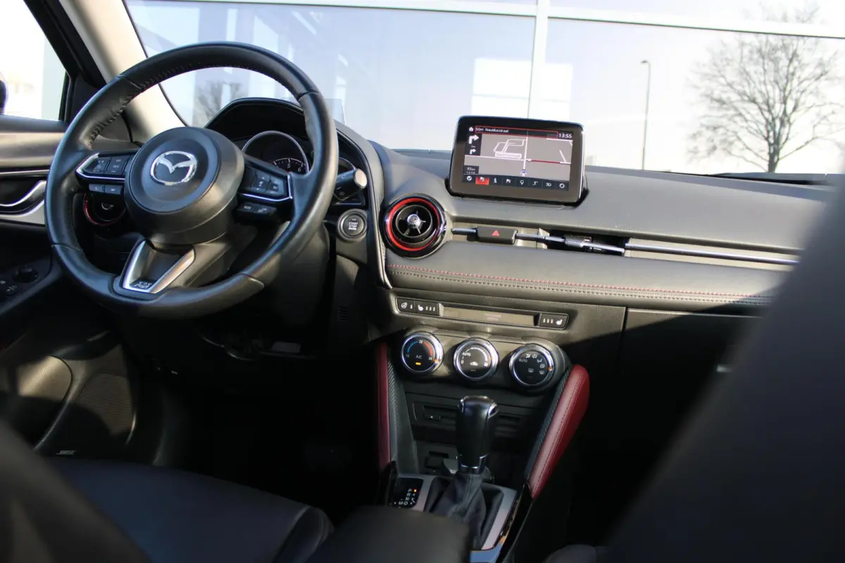 2.0 SkyActiv-G 120 GT-M Automaat | Trekhaak | Leder | Camera