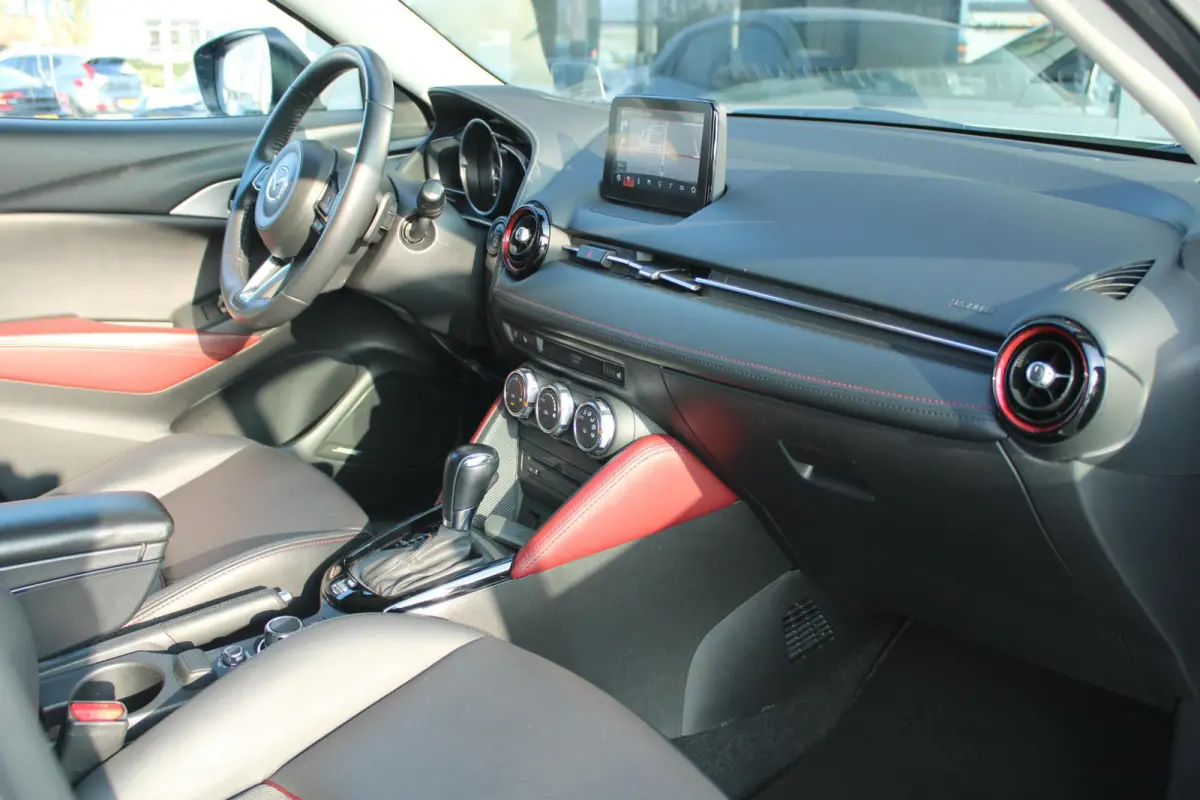 2.0 SkyActiv-G 120 GT-M Automaat | Trekhaak | Leder | Camera