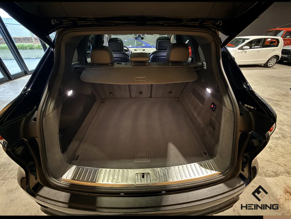 3.0 Apple-Carplay | Panoramadak | Trekhaak | Navigatie | Bose | Luchtvering
