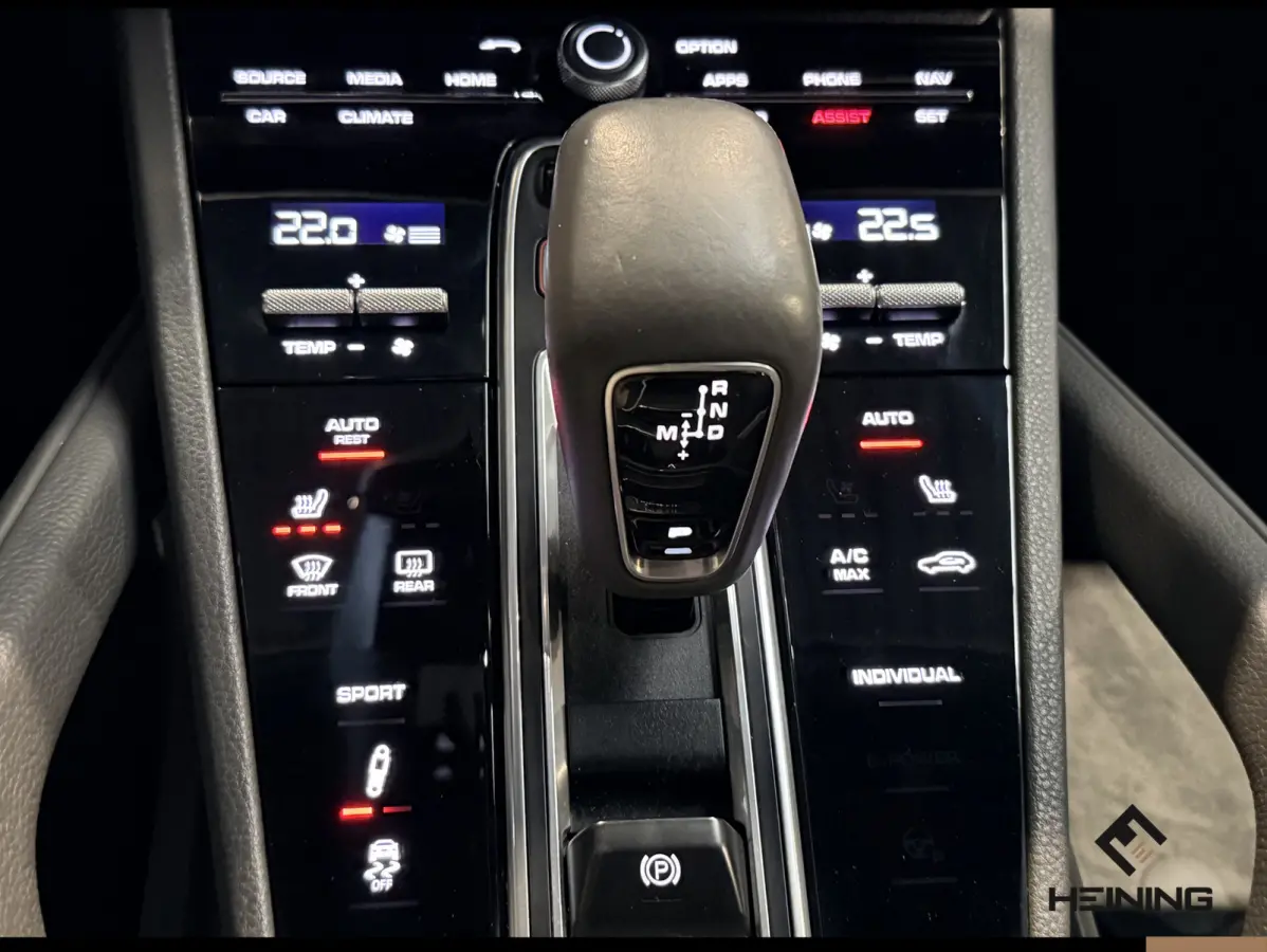 3.0 Apple-Carplay | Panoramadak | Trekhaak | Navigatie | Bose | Luchtvering