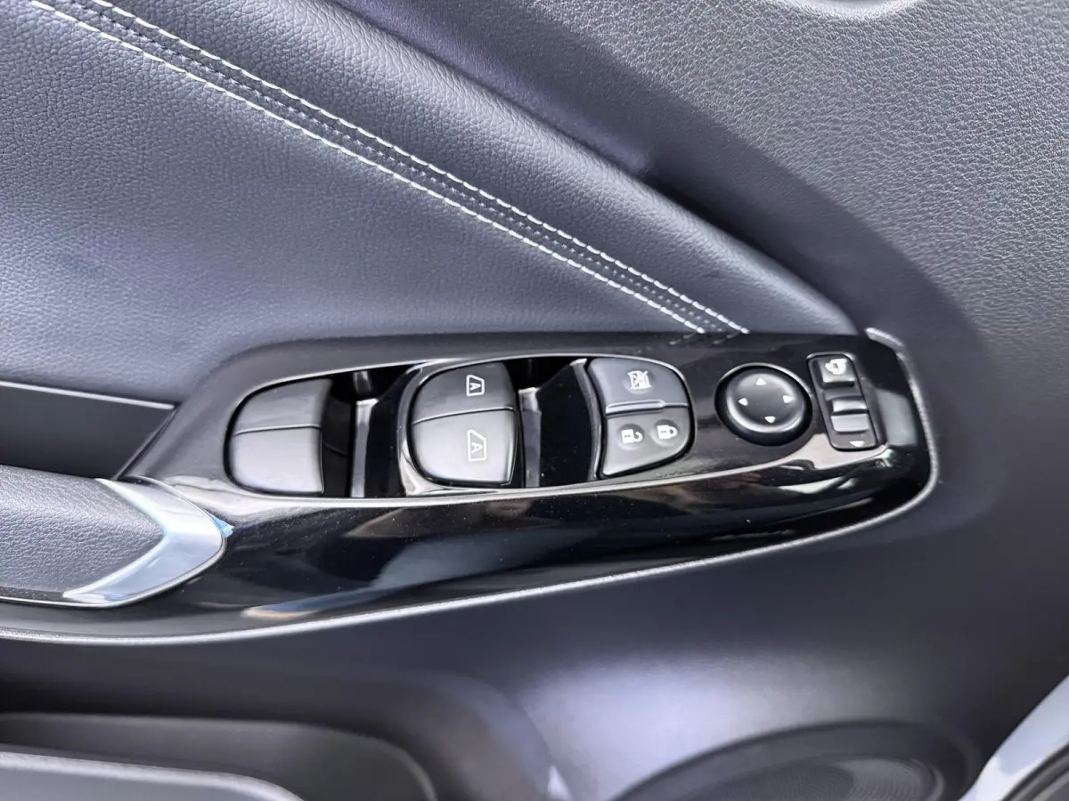 1.6 Hybrid Tekna | BOSE Audio | Lederen Bekl. | Stoel-, stuur- & Voorruitverw. |