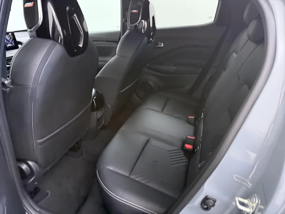 1.6 Hybrid Tekna | BOSE Audio | Lederen Bekl. | Stoel-, stuur- & Voorruitverw. |