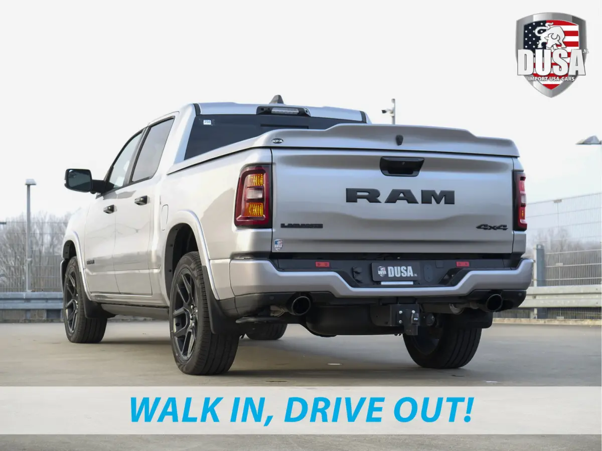 1500 | Laramie | Nigh | 3.0L I6 Hurricane | Crew Cab | 4X4 | Jason Cover | Passenger Display | Getoonde accessoires zijn verkrijgbaar tegen meerprijs