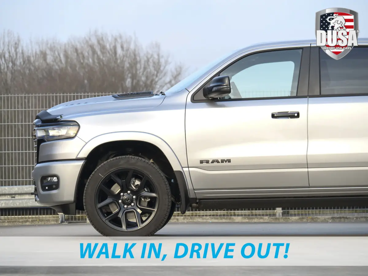 1500 | Laramie | Nigh | 3.0L I6 Hurricane | Crew Cab | 4X4 | Jason Cover | Passenger Display | Getoonde accessoires zijn verkrijgbaar tegen meerprijs