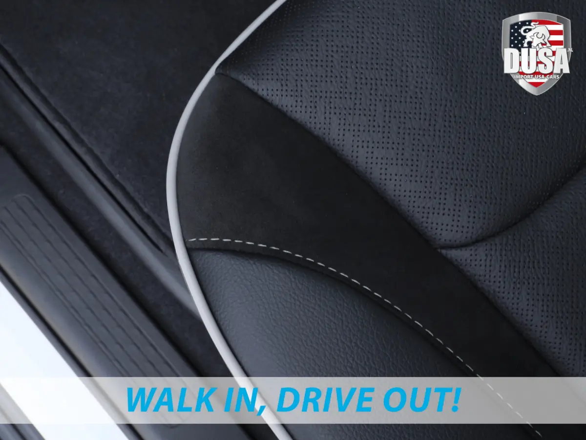1500 | Laramie | Nigh | 3.0L I6 Hurricane | Crew Cab | 4X4 | Jason Cover | Passenger Display | Getoonde accessoires zijn verkrijgbaar tegen meerprijs