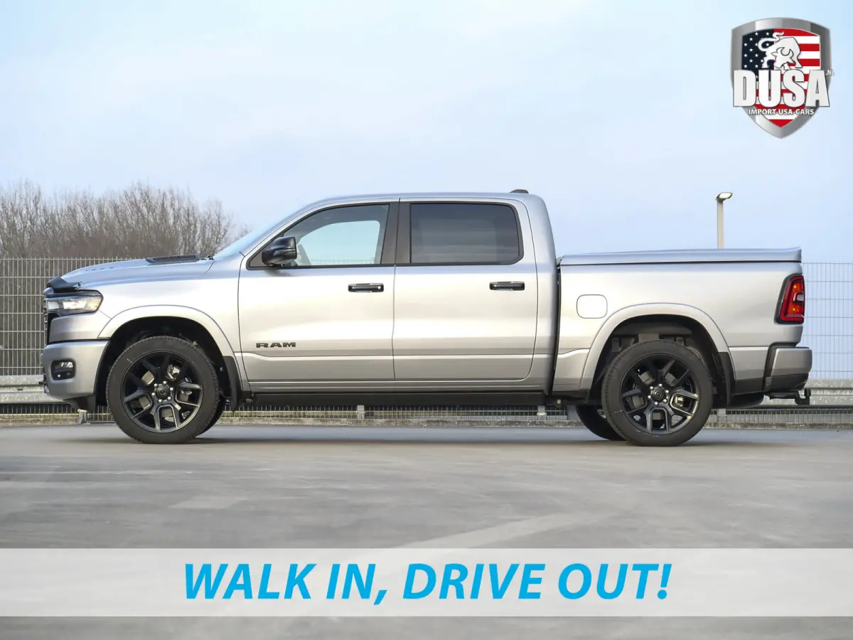 1500 | Laramie | Nigh | 3.0L I6 Hurricane | Crew Cab | 4X4 | Jason Cover | Passenger Display | Getoonde accessoires zijn verkrijgbaar tegen meerprijs