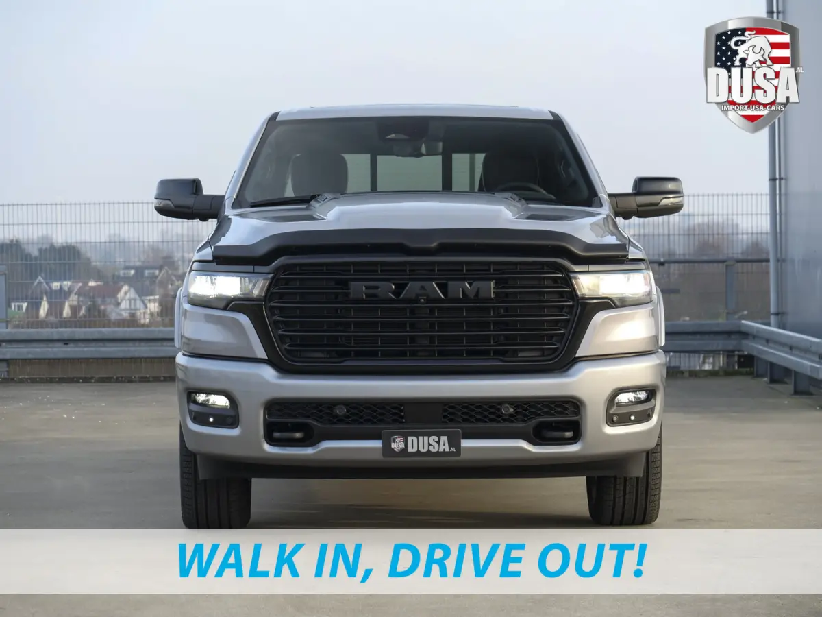 1500 | Laramie | Nigh | 3.0L I6 Hurricane | Crew Cab | 4X4 | Jason Cover | Passenger Display | Getoonde accessoires zijn verkrijgbaar tegen meerprijs