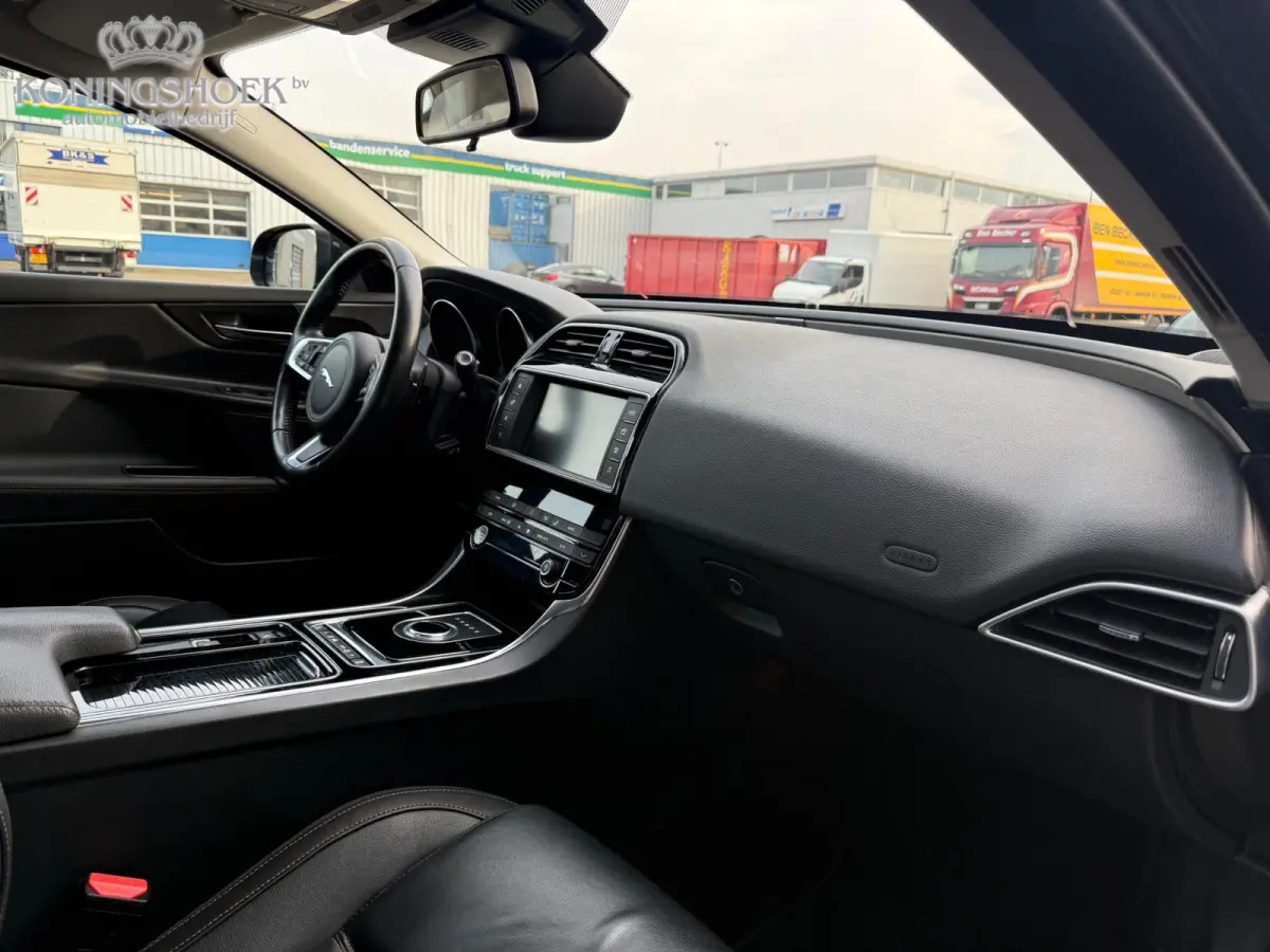 2.0t AWD Portfolio