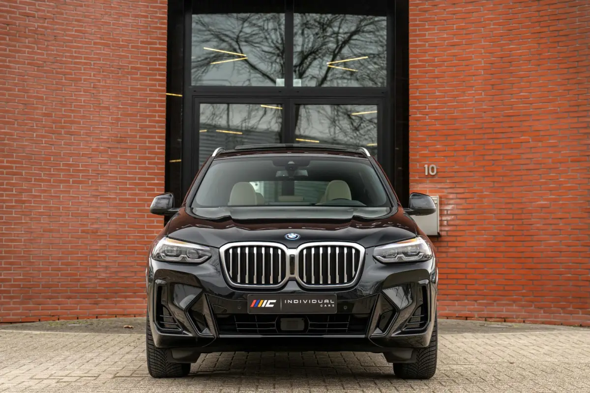 xDrive30e M-Sport ACC Panorama HuD Trekhaak Leder