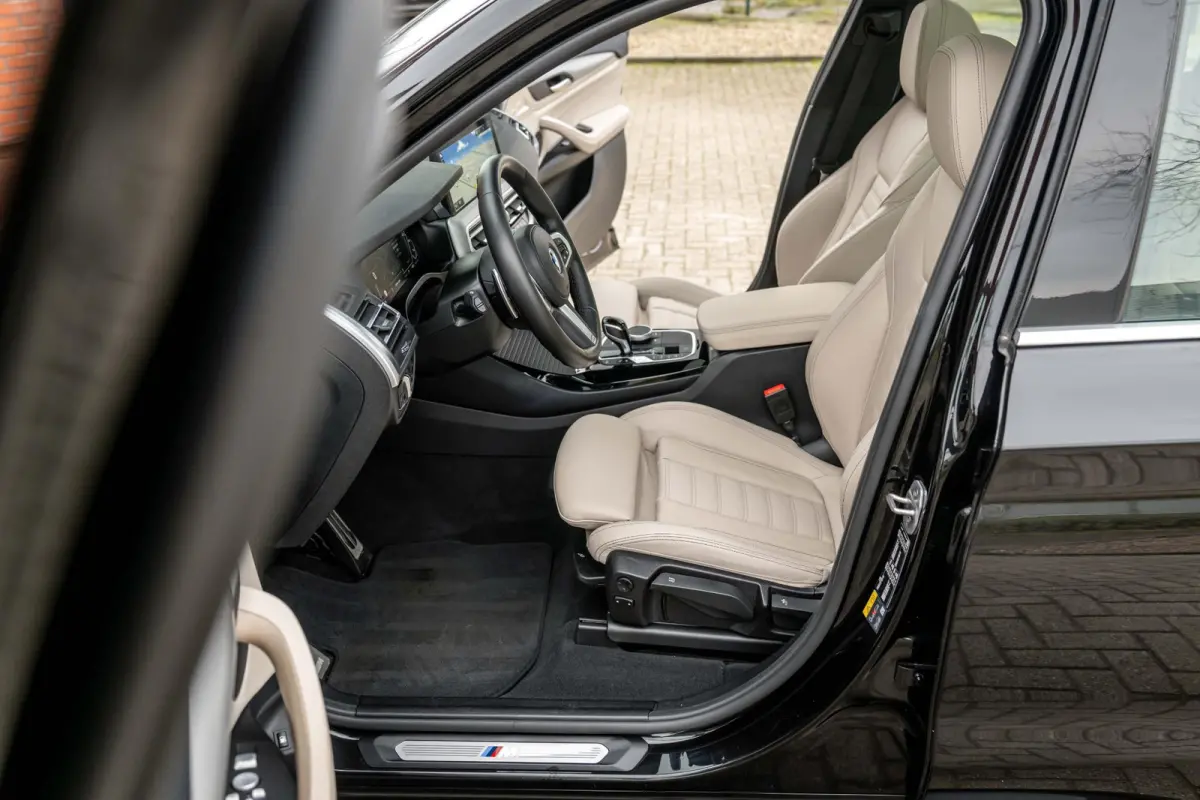 xDrive30e M-Sport ACC Panorama HuD Trekhaak Leder