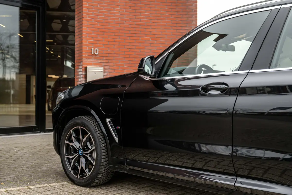 xDrive30e M-Sport ACC Panorama HuD Trekhaak Leder