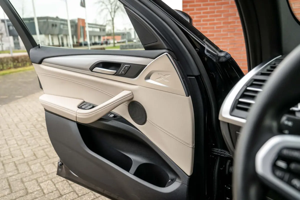xDrive30e M-Sport ACC Panorama HuD Trekhaak Leder