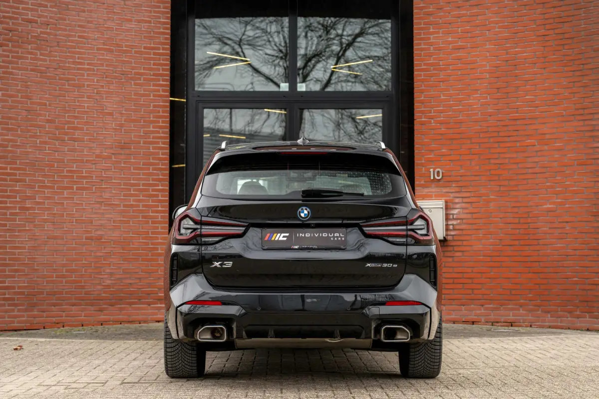 xDrive30e M-Sport ACC Panorama HuD Trekhaak Leder