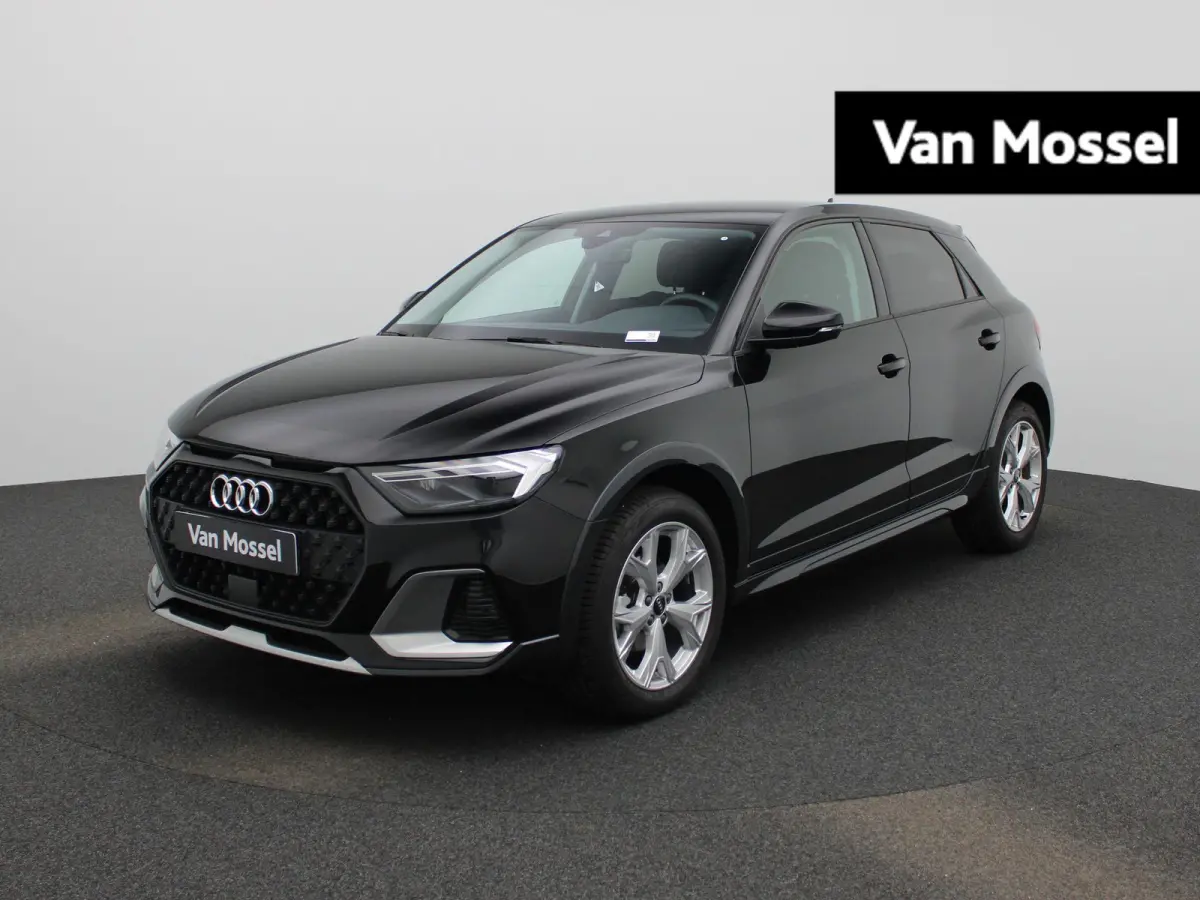 30 TFSI Advanced edition l Adaptive cruise control l Stoelverwarming l Comfortsleutel l MMI Navigatie l Airco l Apple Carplay / Android Auto l Extra getint glas l  Licht- en regensensor l
