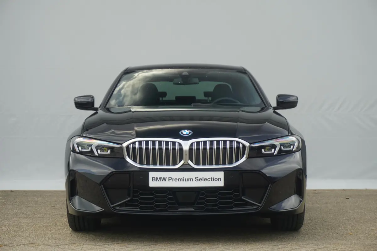 330e M Sportpakket 18'' / Comfort Acces / Trekhaak / Active Cruise Control / Stuurwielrand verwarmd