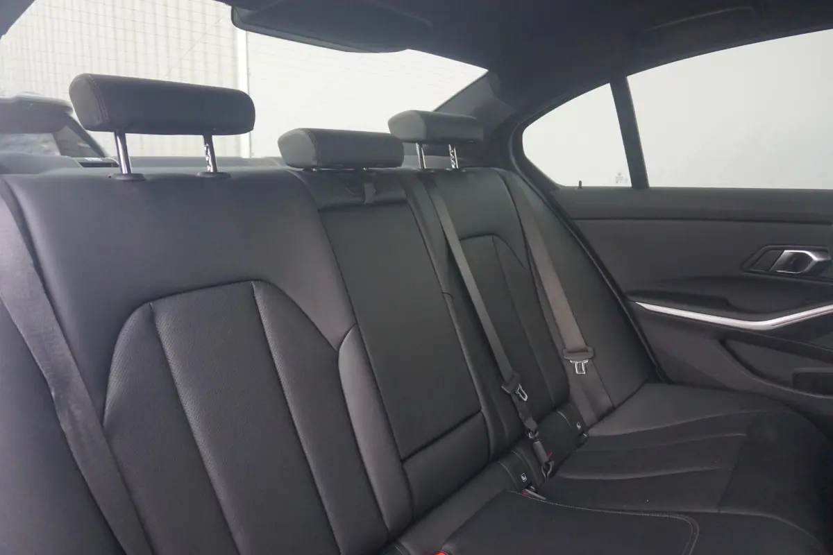 330e M Sportpakket 18'' / Comfort Acces / Trekhaak / Active Cruise Control / Stuurwielrand verwarmd