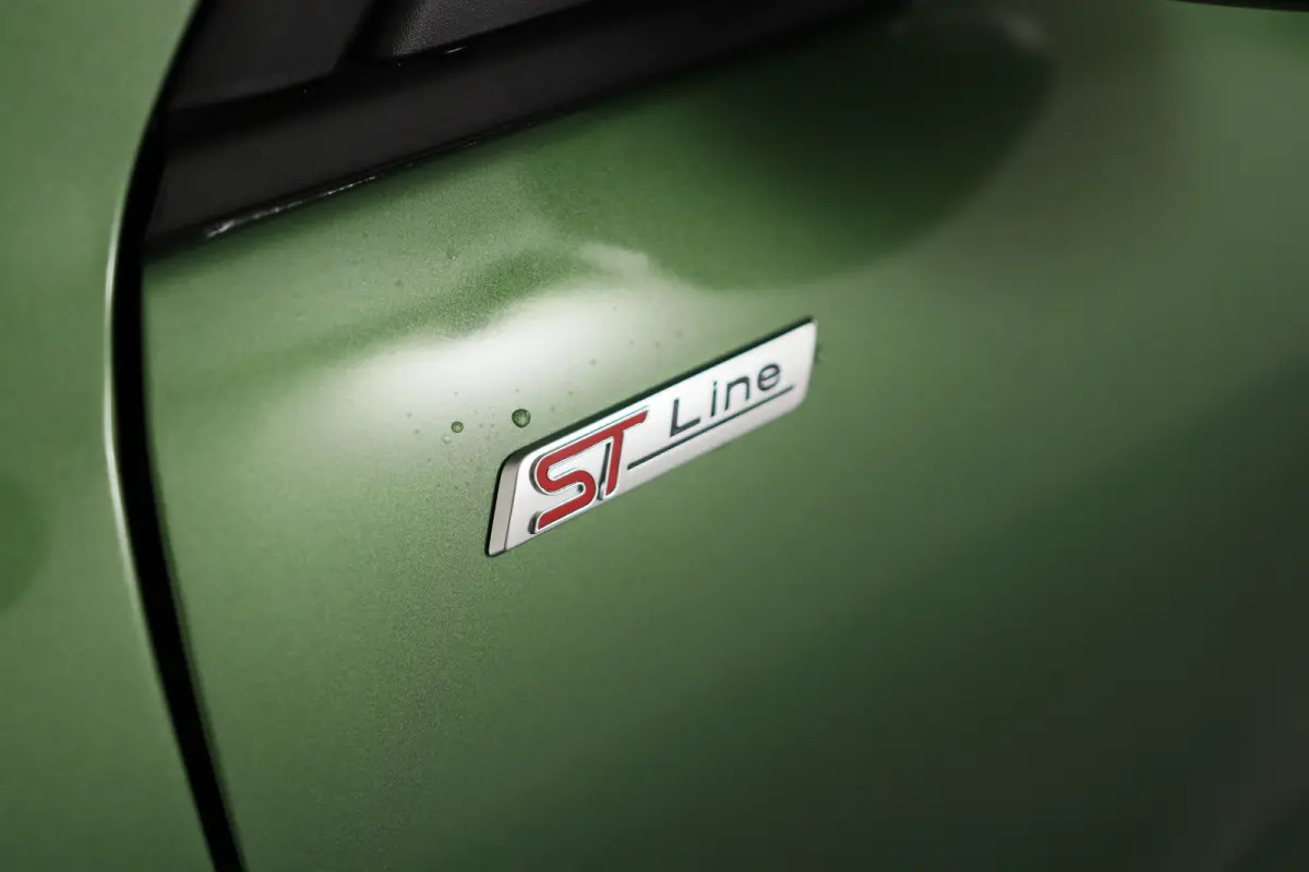 Plug-In Hybrid ST-Line Black Pack | Trekhaak Elek. Wegklapbaar | Elek. Panoramadak | Winter Pack | Driver Assistance Pack