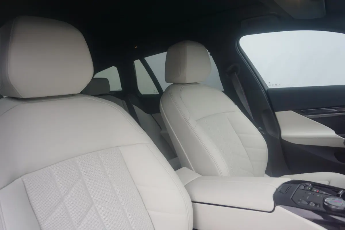 520i M Sportpakket Pro | Comfort Pack | Travel Pack | Innovation Pack | Trekhaak | Harman Kardon |  Panoramadak | Showroom Selection