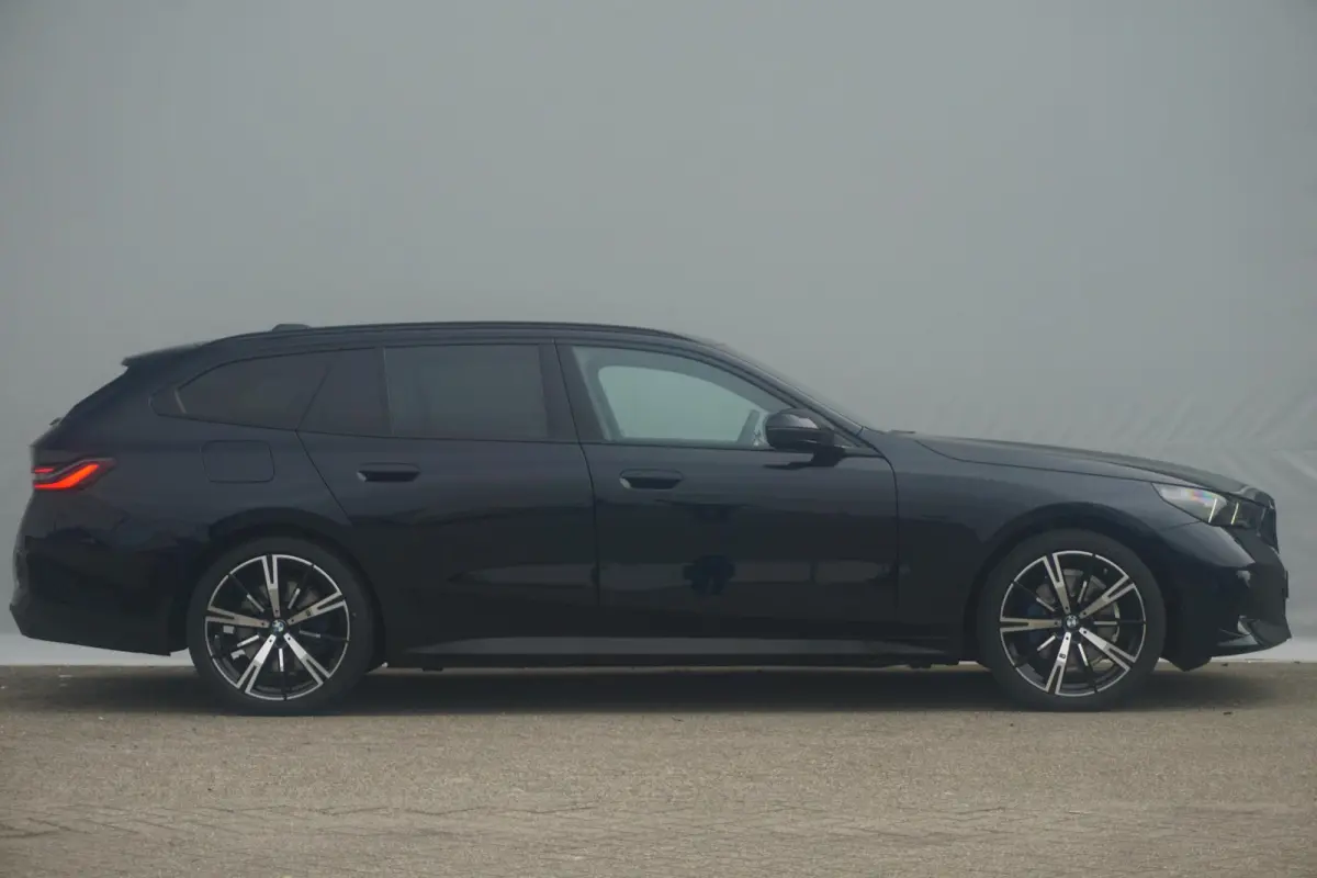 520i M Sportpakket Pro | Comfort Pack | Travel Pack | Innovation Pack | Trekhaak | Harman Kardon |  Panoramadak | Showroom Selection