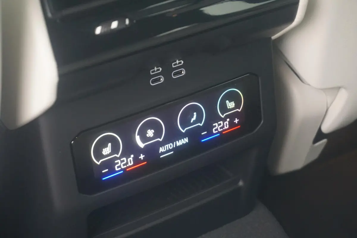520i M Sportpakket Pro | Comfort Pack | Travel Pack | Innovation Pack | Trekhaak | Harman Kardon |  Panoramadak | Showroom Selection