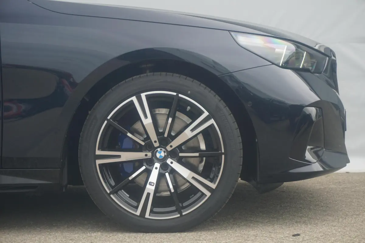 520i M Sportpakket Pro | Comfort Pack | Travel Pack | Innovation Pack | Trekhaak | Harman Kardon |  Panoramadak | Showroom Selection