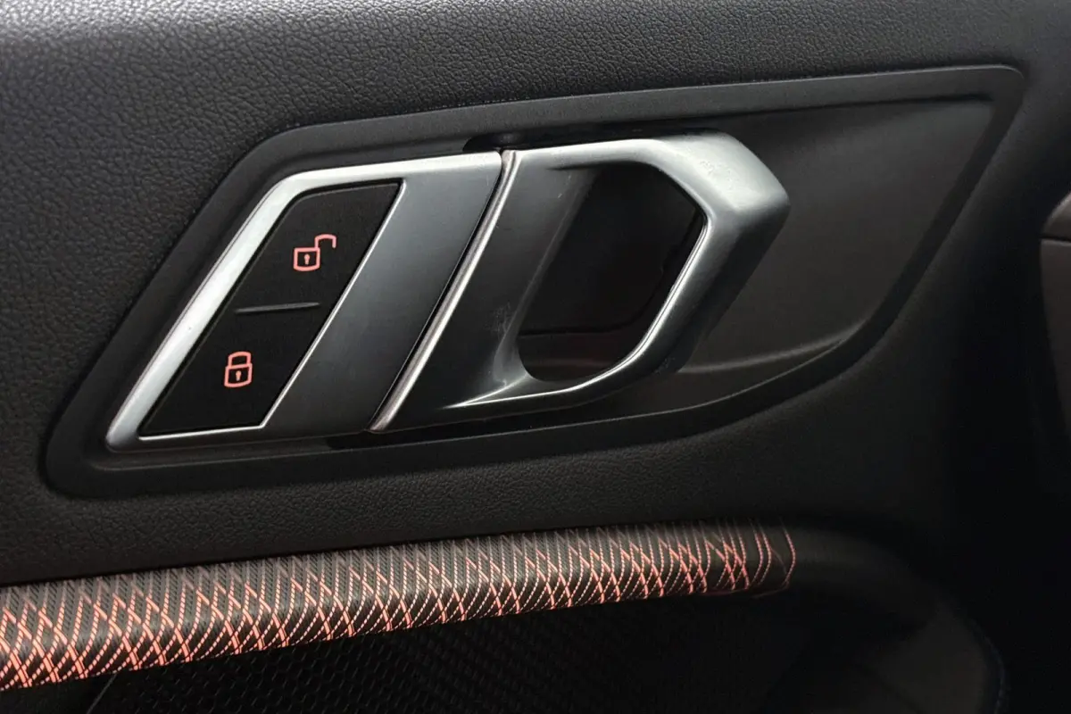 120i Business Edition Automaat M Sport Stoelverwarming Navi
