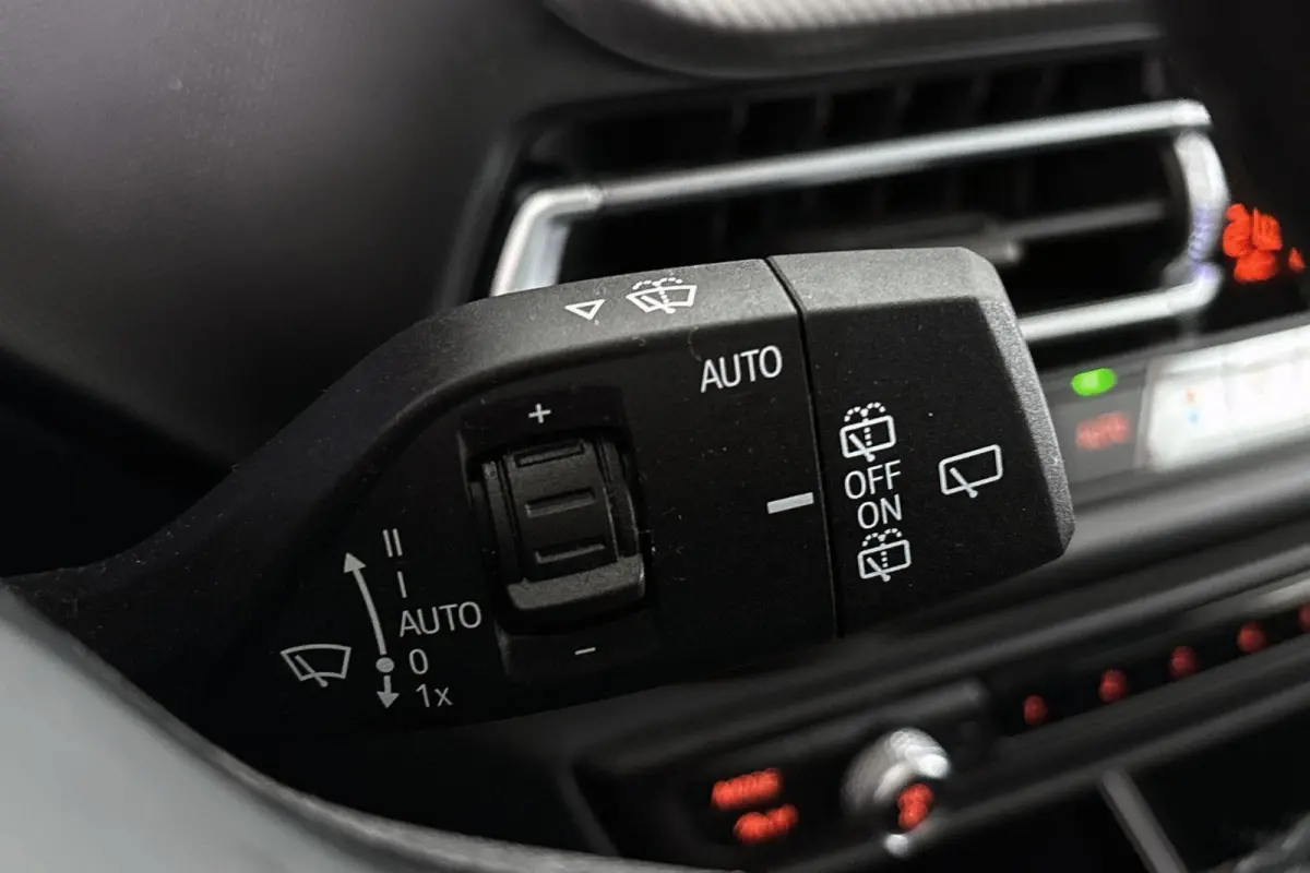 120i Business Edition Automaat M Sport Stoelverwarming Navi