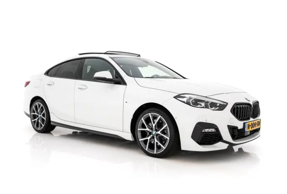 220i M-Sportpack Business Edition (INCL-BTW) Aut. *PANO | MICROFIBRE-SPORTSEATS | FULL-LED | DIGI-COCKPIT | CAMERA | NAVI-FULLMAP | HIFI-SOUND | DAB+ | ECC | PDC | CRUISE | CARPLAY | KEYLESS