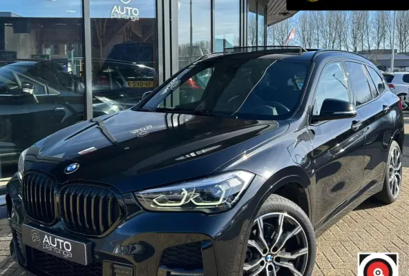 xDrive25e | PANO | 19" | HUD | H&K | 1ste Eigenaar | LED | FULL OPTION! | Dealer Onderhouden!