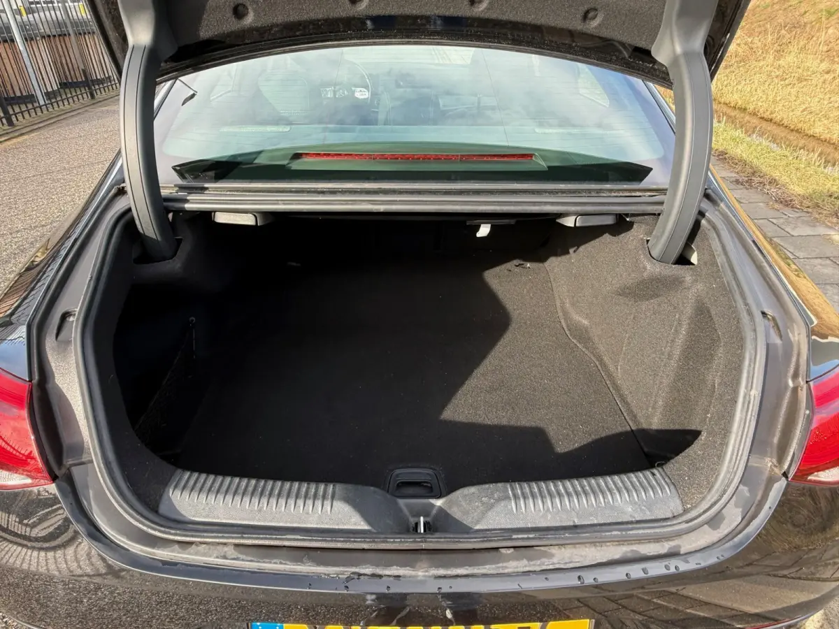 350 d 4MATIC Premium Plus (BTW auto) Burmester / Schuif-kanteldak / Luchtvering. Volle auto.