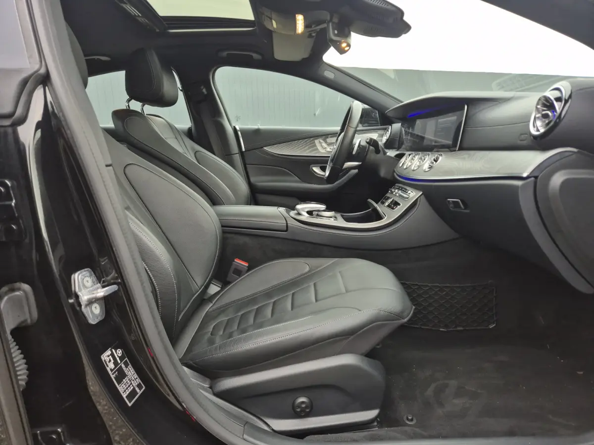 350 d 4MATIC Premium Plus (BTW auto) Burmester / Schuif-kanteldak / Luchtvering. Volle auto.