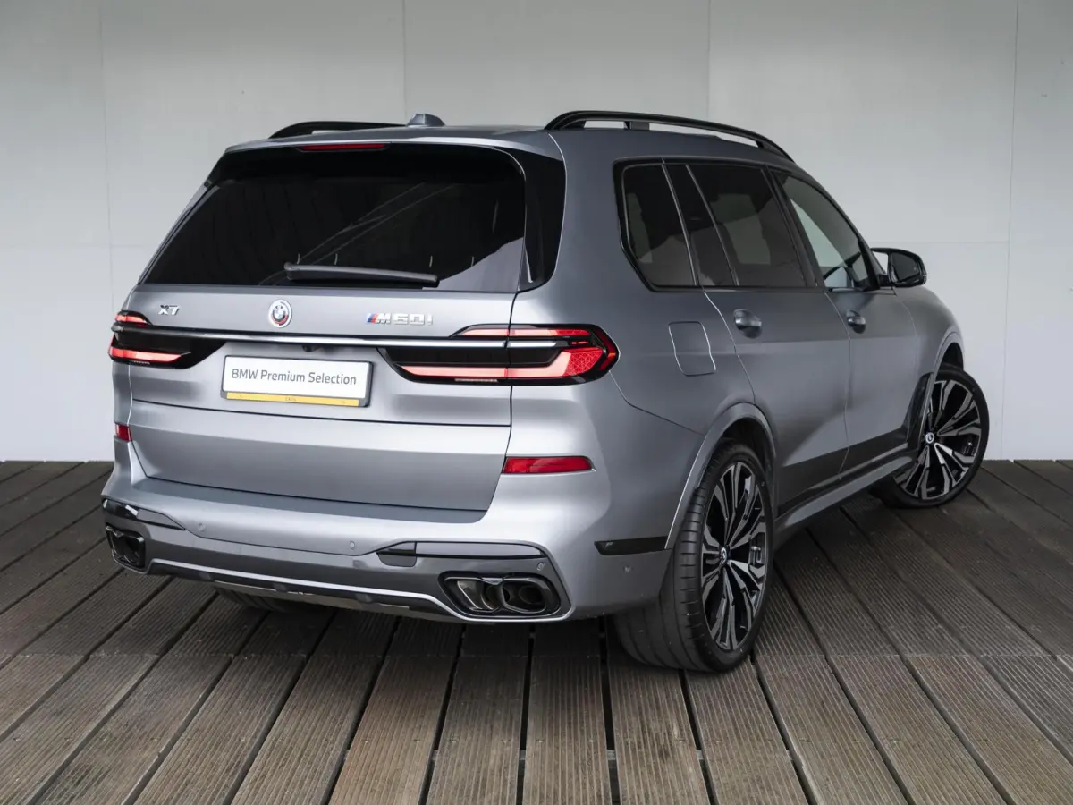 M60i xDrive | M Sportpakket Pro | Comfort Pack | 6-persoons | Bowers & Wilkins | Comfort Access | Soft-Close | Sky Lounge | Massagefunctie | 23'' |