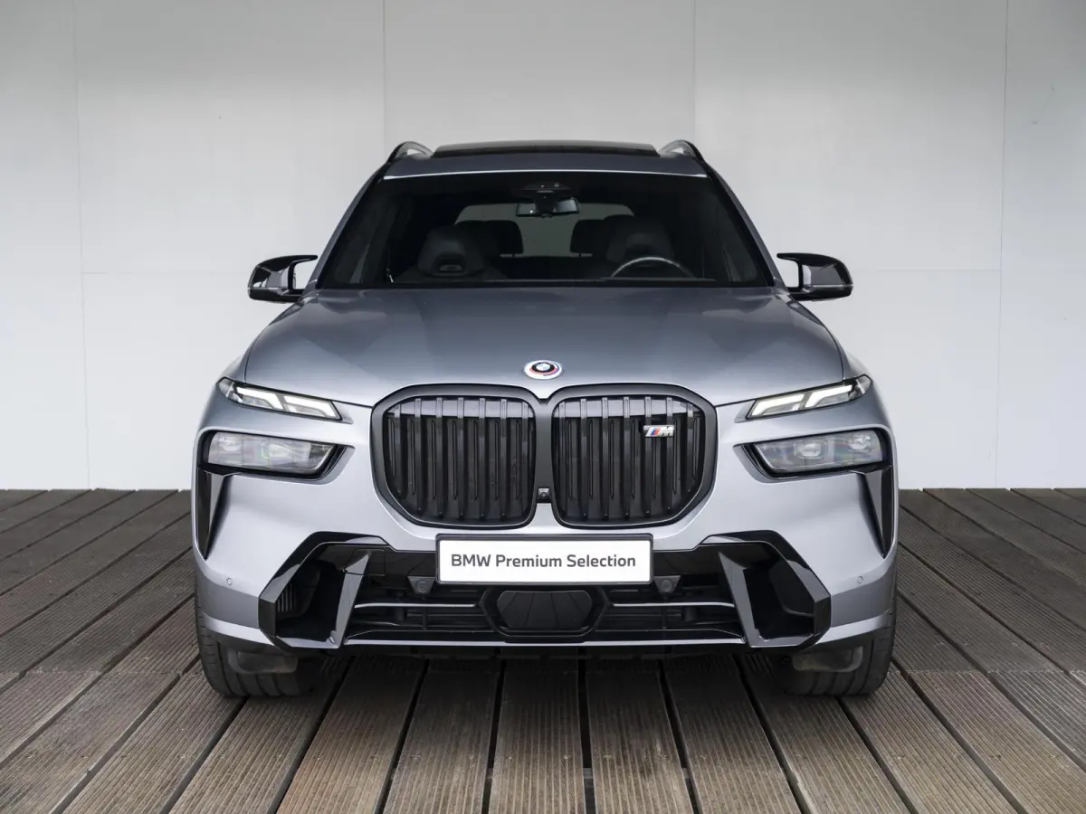 M60i xDrive | M Sportpakket Pro | Comfort Pack | 6-persoons | Bowers & Wilkins | Comfort Access | Soft-Close | Sky Lounge | Massagefunctie | 23'' |