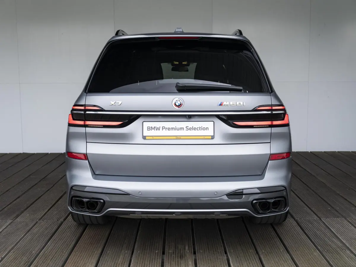 M60i xDrive | M Sportpakket Pro | Comfort Pack | 6-persoons | Bowers & Wilkins | Comfort Access | Soft-Close | Sky Lounge | Massagefunctie | 23'' |