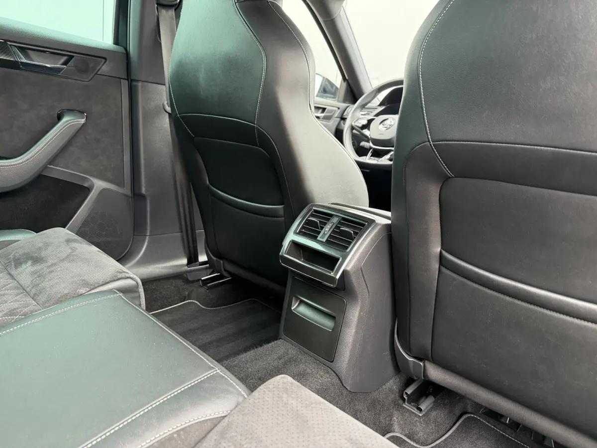 1.4 TSI iV 218pk Sportline Business